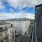 Private Apartment 2 Minutes From Zenith De Paris